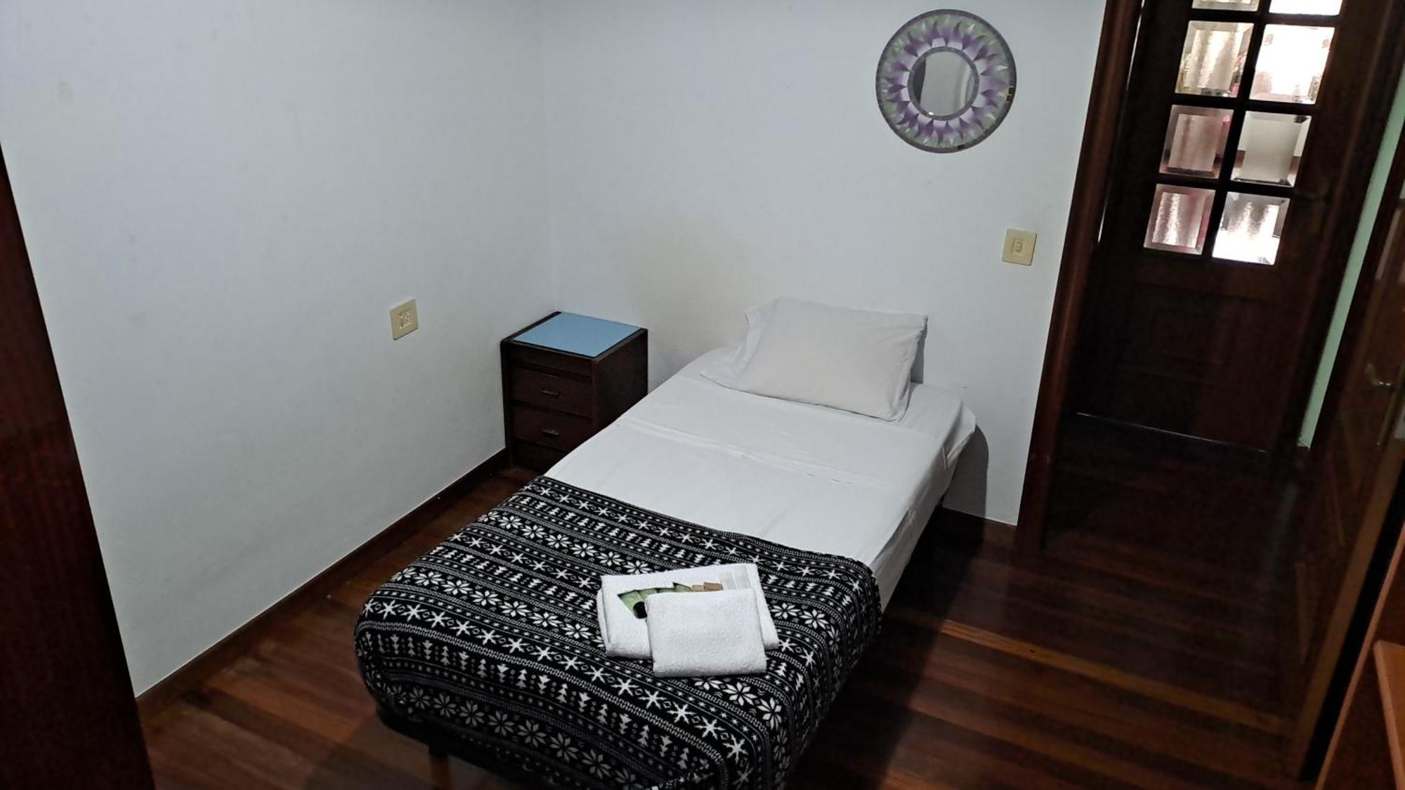 Residencia Compostela Bed and Breakfast Santiago de Compostella Kamer foto